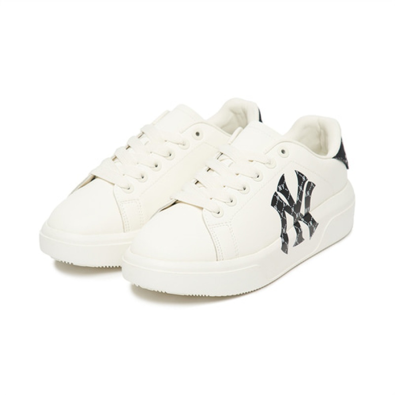 MLB Classic Heel Monogram New York Yankees Chunky Jogger White | USA_MLB61719