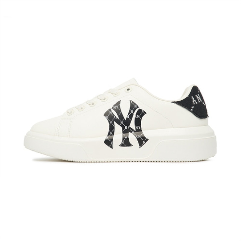 MLB Classic Heel Monogram New York Yankees Chunky Jogger White | USA_MLB61719