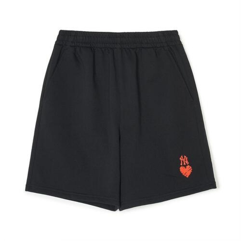 MLB Women`s Heart Graphic 6.5in Shorts Bottoms Black | USA_MLB72247