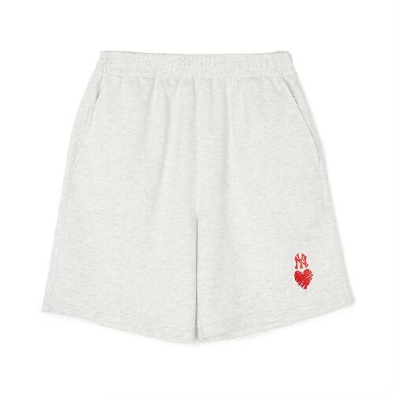 MLB Women`s Heart Graphic 6.5in Shorts Bottoms White | USA_MLB39277